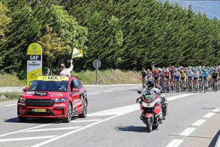  skoda enyaq iv as the red car intr