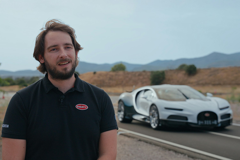 04 2608 BUGATTI Tourbillon BTS avec le pilote essayeur Paolo Magrone
