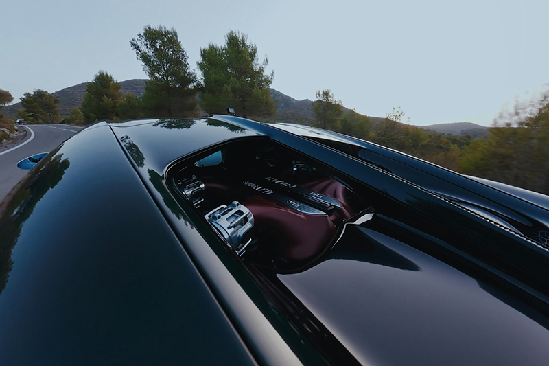 07 2608 BUGATTI Tourbillon BTS  pleine vue sur  le moteur