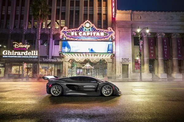 7. Czinger 21C lsur  Hollywood Boulevard