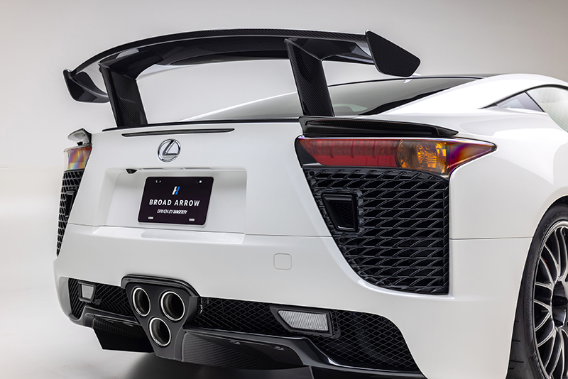L'arrière de la Lexus LFa avec son aileron