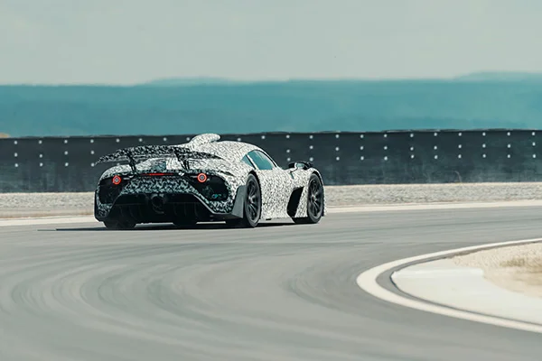 Mercedes AMG Project one 4