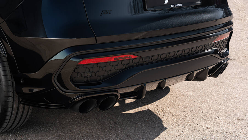 Vue arrière Audi SQ5 Sportback ABT montrant le diffuseur sport, les quatre sorties d'échappement noires de 102 mm