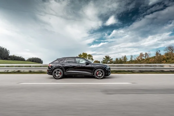 ABT Audi Q8 dynamic side