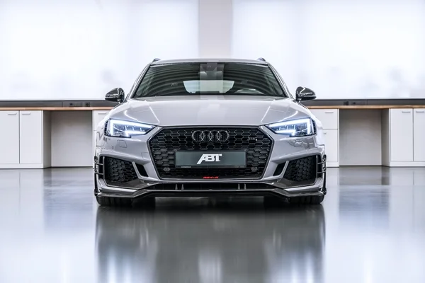 ABT RS4 R 2018 1