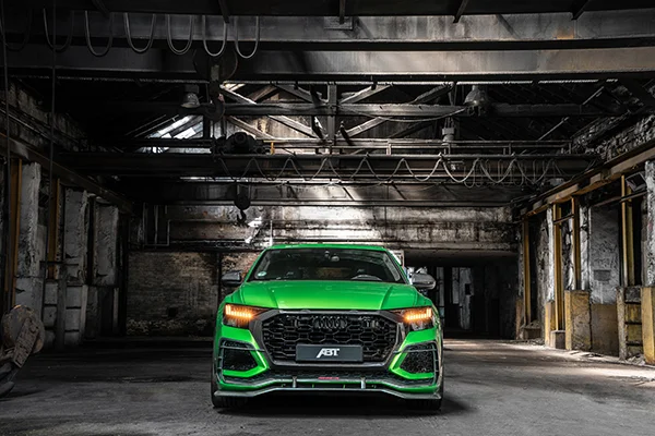 ABT RSQ8 R green HR23 building front