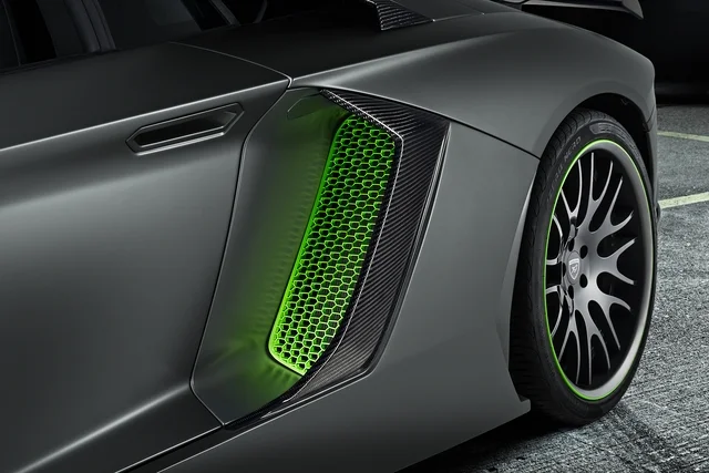 Lambo Studio Detail 1-usm 2000px