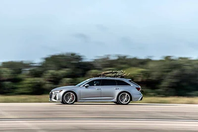 AudiRS6 Christmas 2 intr