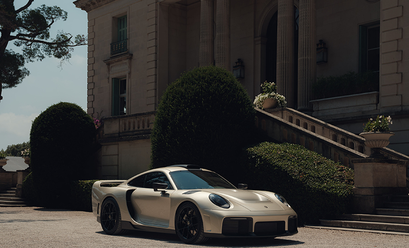 marsien Gt trois quart face devant un chateau
