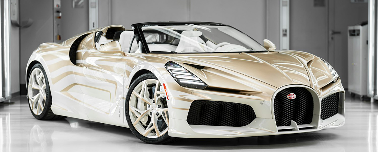 Bugatti W16 Mistral La Perle Rare roadster blanc et or, création unique Sur Mesure dévoilée à Pebble Beach