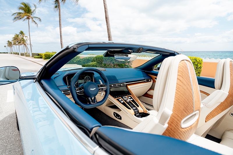 Aston Martin DB12 Volante Palm Beach Edition 12 copie