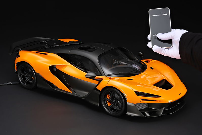 McLaren W1 Papaya Spark 1.8 scale 7 copie