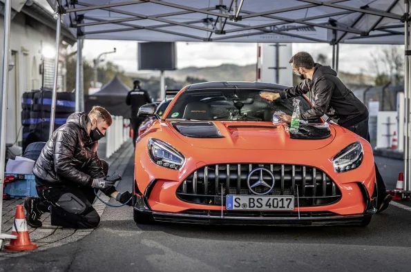 mERCEDES amg gt black series 2