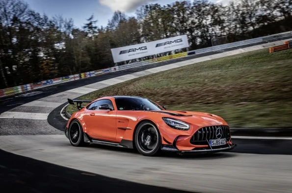 mERCEDES amg gt black series 3