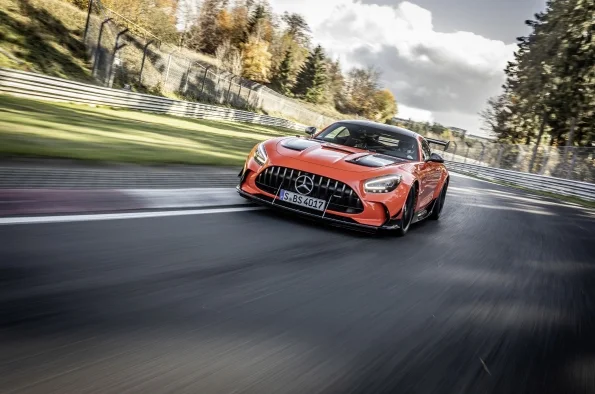 mERCEDES amg gt black series 5
