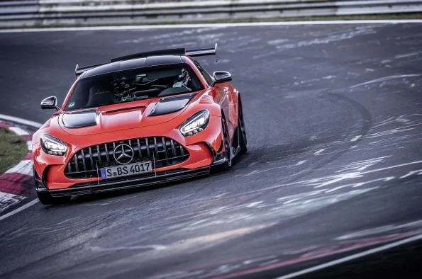 mERCEDES amg gt black series 6