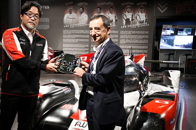 Le président de léquipe Hisatake Murata