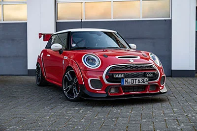 Mini John Cooper Works retour au Nurburgring intr