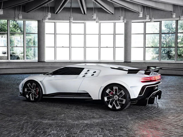 Bugatti Centodieci 4