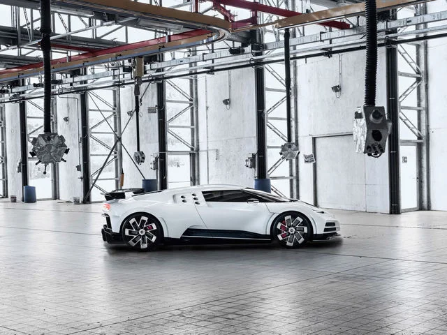 Bugatti Centodieci 5